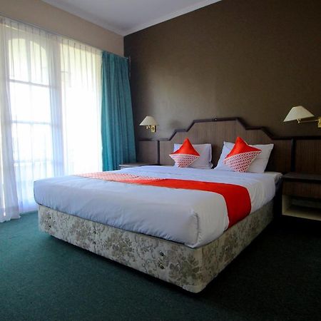 Oyo 2360 Hotel Rio 明古鲁 外观 照片