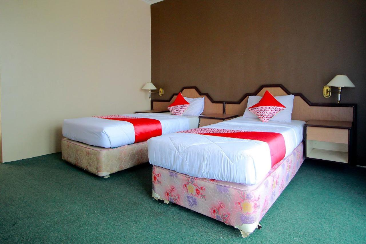 Oyo 2360 Hotel Rio 明古鲁 外观 照片