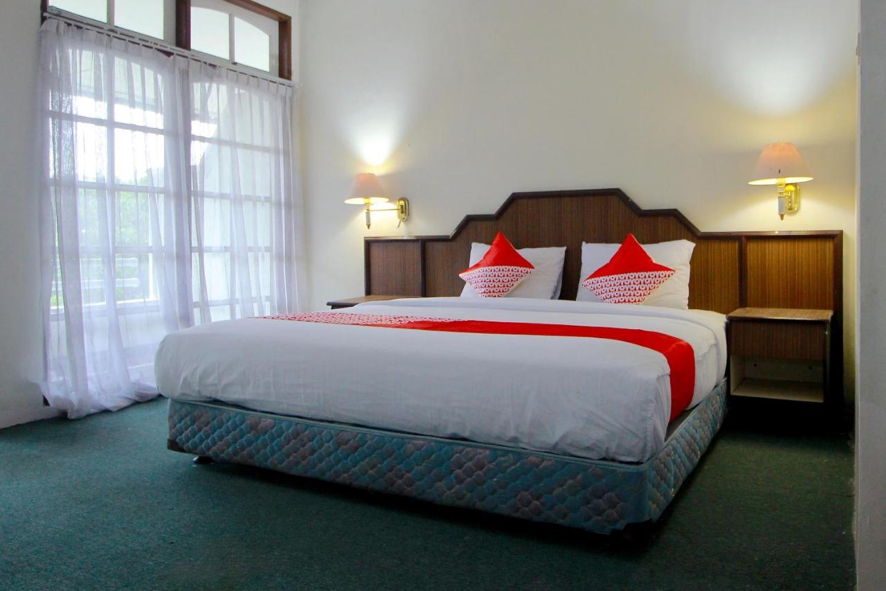 Oyo 2360 Hotel Rio 明古鲁 外观 照片