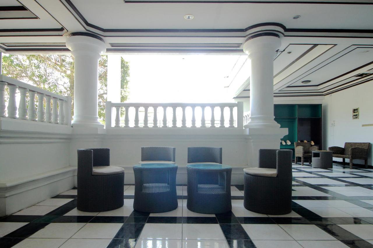 Oyo 2360 Hotel Rio 明古鲁 外观 照片