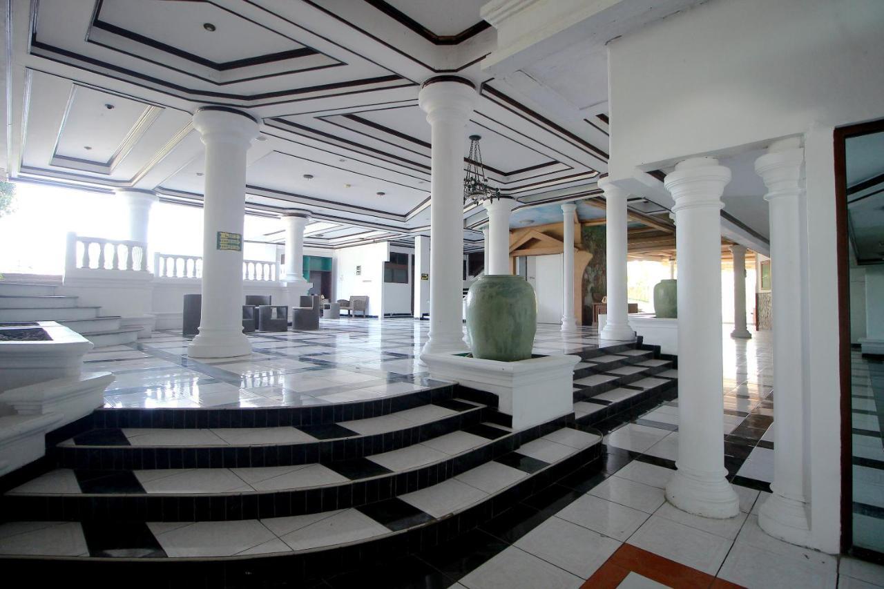 Oyo 2360 Hotel Rio 明古鲁 外观 照片