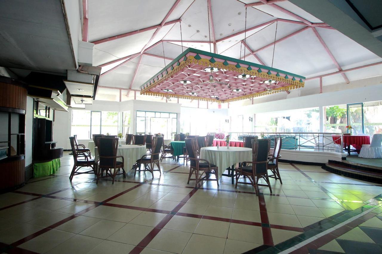 Oyo 2360 Hotel Rio 明古鲁 外观 照片